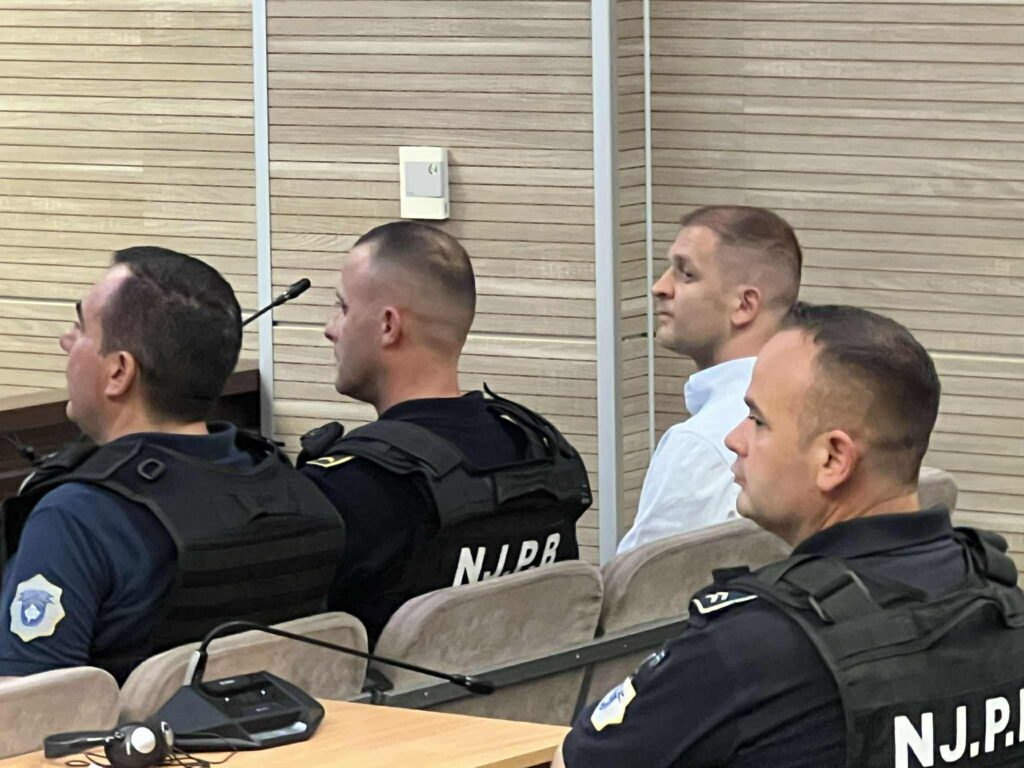 Naim-Murseli-paraqitet-ne-gjykate-rrethohet-nga-forca-te-shumta-policore-Insajderi.org_