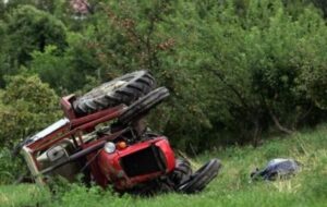 auto-traktori1432459269_1731-696x461-696x440