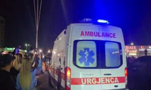 auto_ambulances-i-hapet-rruga1730222856