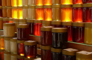 honey-food-clear-glass-wallpaper-scaled-e1748773834406