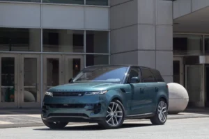 land-rover-range-rover-sport-2023-01-exterior-front-angle-scaled