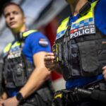 TRANSPORTPOLIZEI, POLIZEI, POLICE, BAHNPOLIZEI, TRANPORT, SBB, ZUG, BAHNHOF, SICHERHEIT, POLIZIST, POLIZISTIN, CFF, FFS, HB, BODYCAM, VIDEO, VIDEOKAMERA