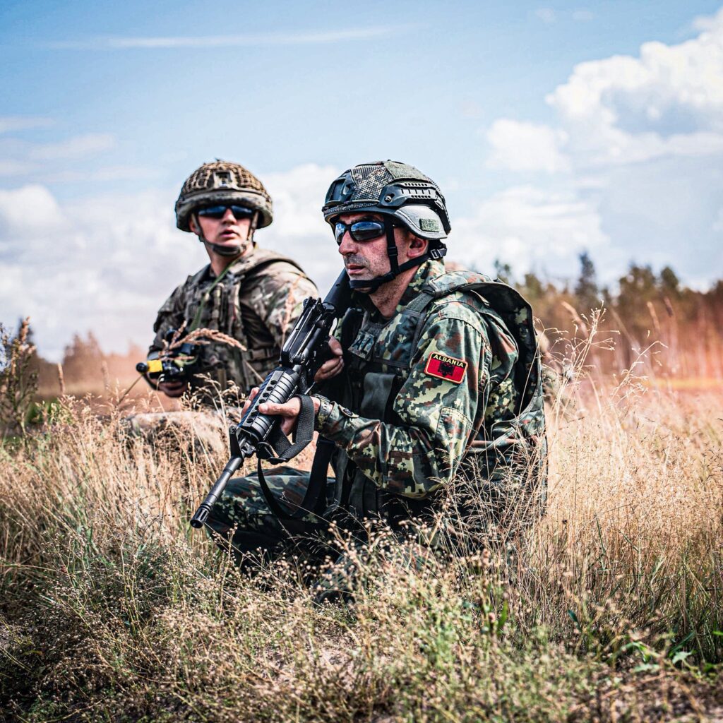 nato albania shqiptar ushtar