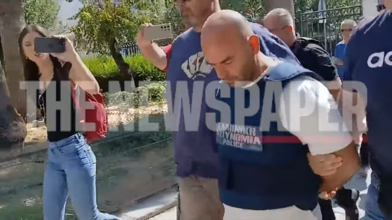 Στον εισαγγελέα ο συζυγοκτόνος του Βόλου 0-26 screenshot