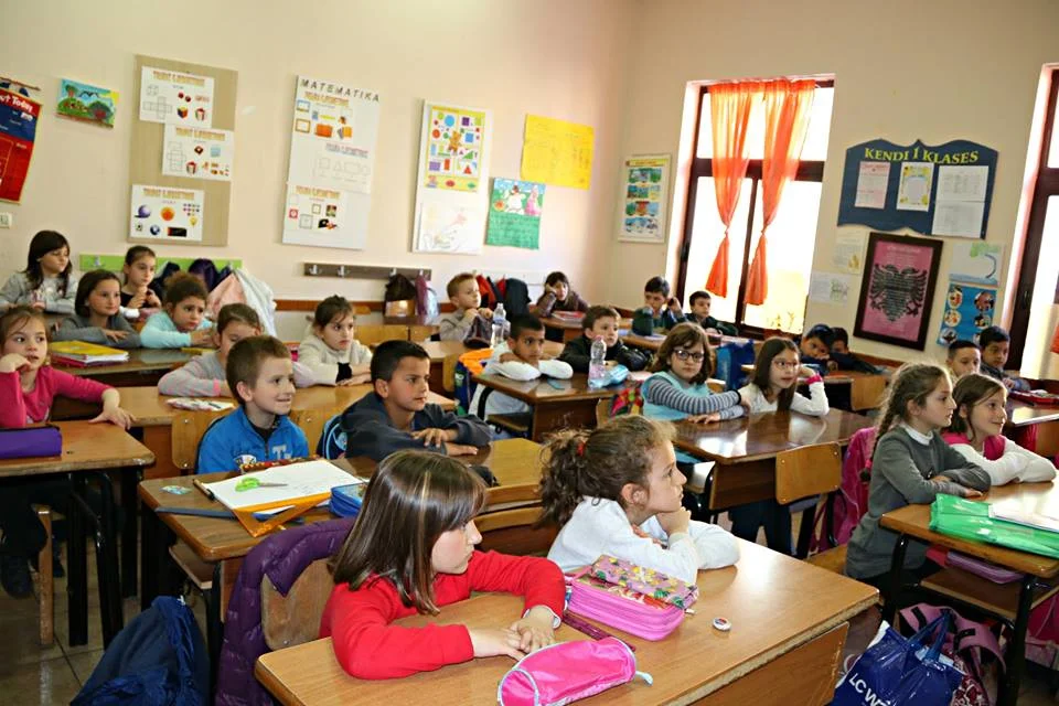 femijet shkolla shkolle